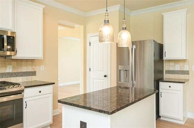 Building Photo - 403 Devon Brook Ct NE