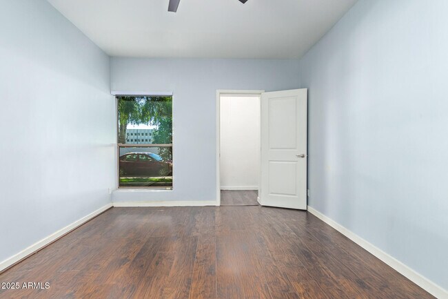 Building Photo - 3600 N 5th Ave