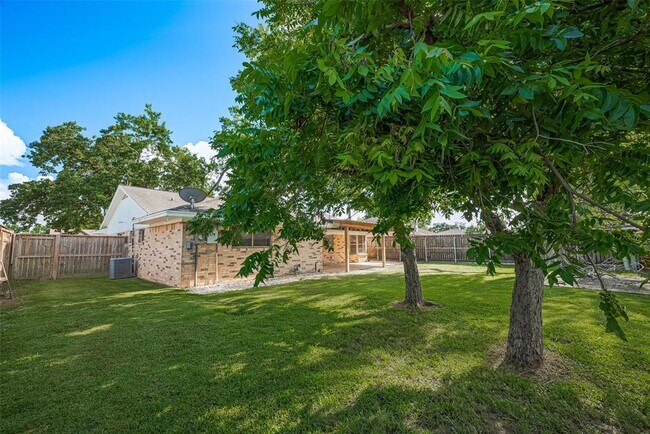 Building Photo - 14319 Waterville Way