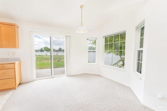 Building Photo - Stony Meadow Drive