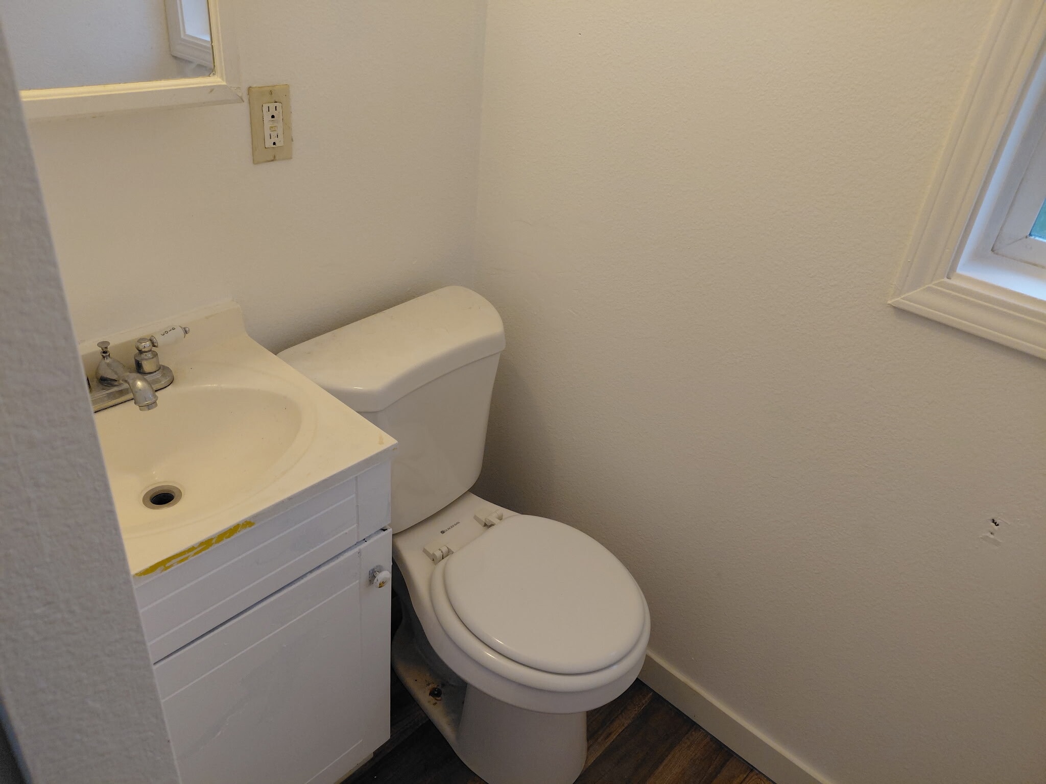 Building Photo - 222 Trisha Ln