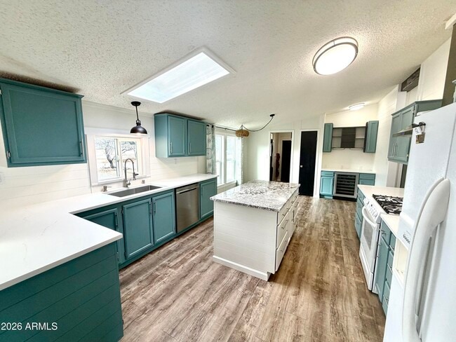 Building Photo - 5333 S Santa Claus Ave