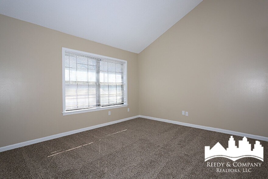 Building Photo - 6760 Racquet Club Dr