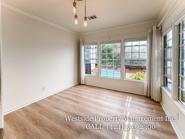 Building Photo - 8120 Glider Ave