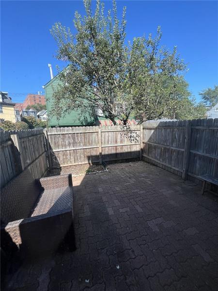 Building Photo - 332 Hailman St