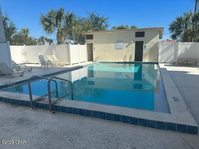 Building Photo - 4114 Holiday Dr