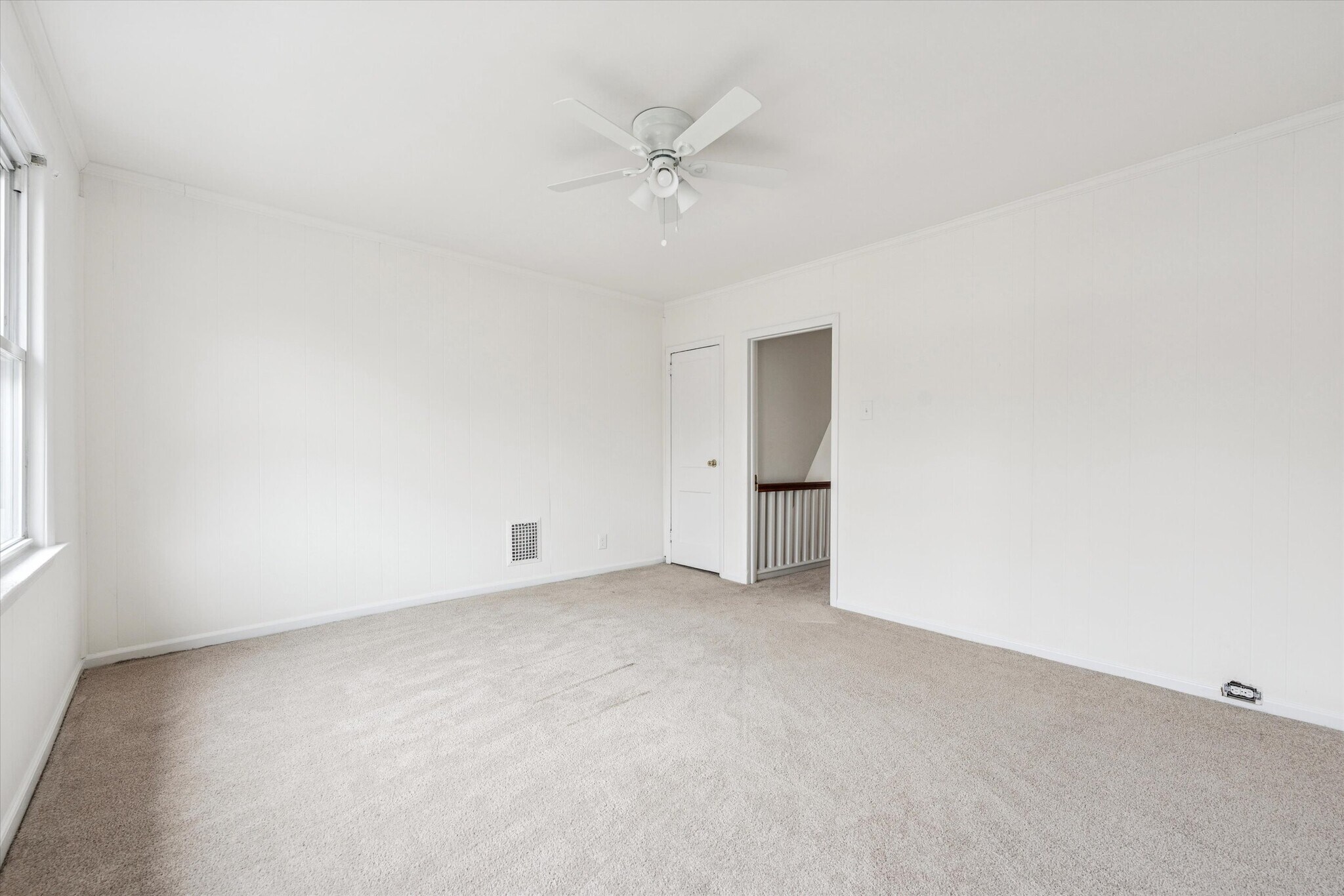 Building Photo - 10 W Jefferson St