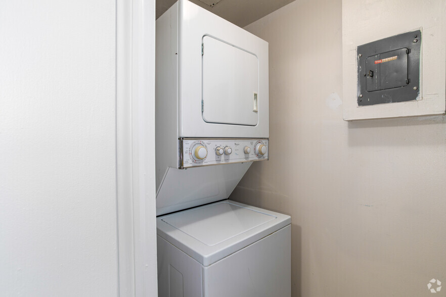 In-Unit Laundry - Brookshire Trace Townhomes