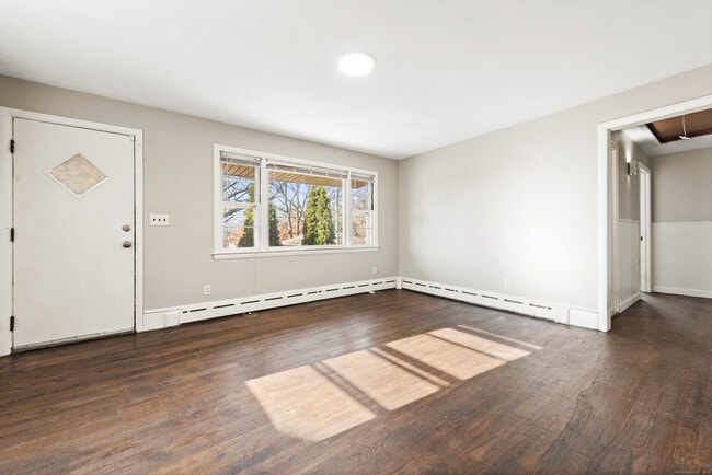 Building Photo - 30 Doran St