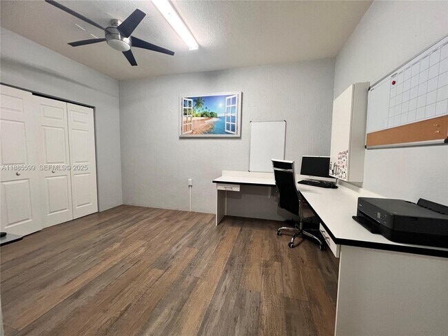 Building Photo - 159 SE 34th Ave