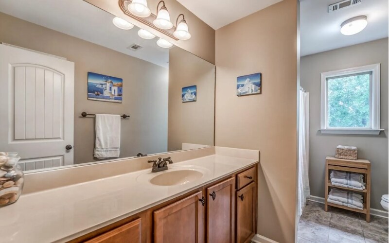 Building Photo - 10165 Carly Dr