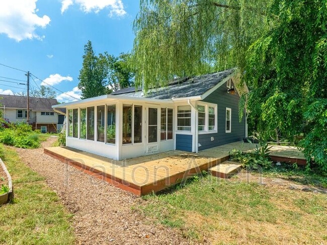 Building Photo - 83 5th Ave