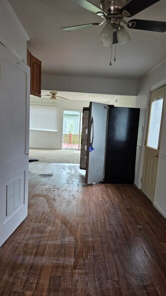Building Photo - 5843 Shimer Ave