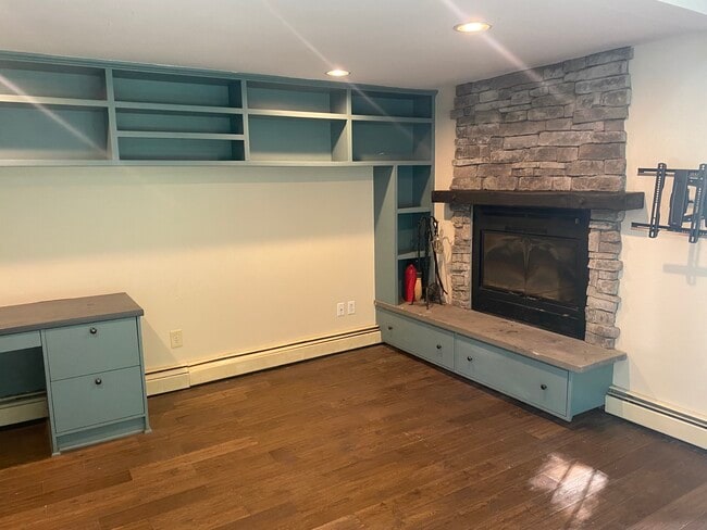 Building Photo - 12 Milham Rd