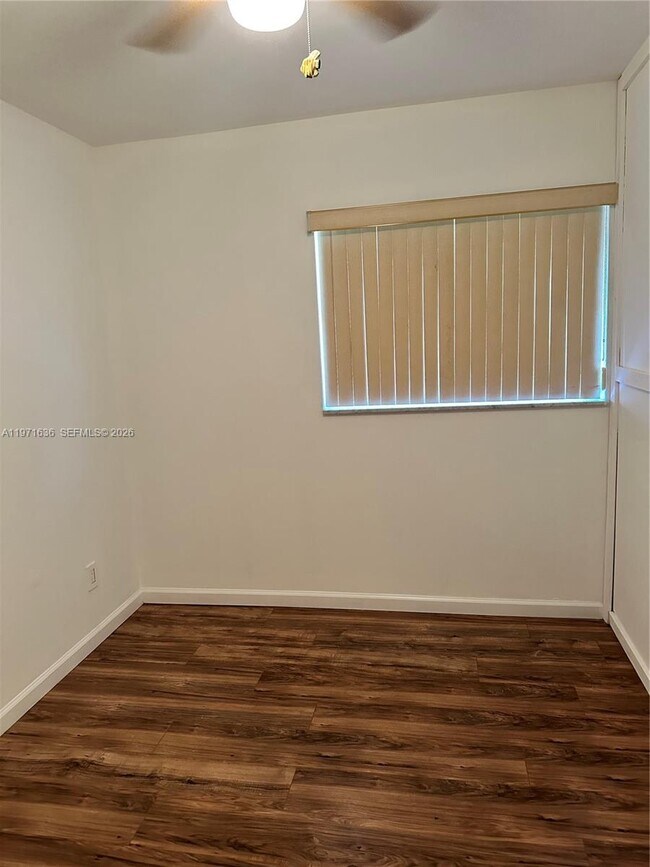 Building Photo - 108 SE Soneto Ct