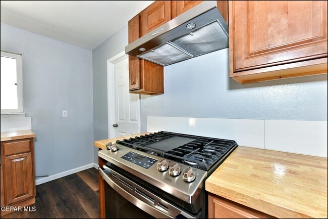 Building Photo - 4217 Canterbury Dr