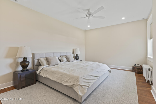 Building Photo - 1 Roseld Ave