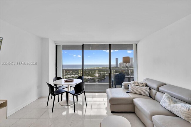Building Photo - 20515 E Country Club Dr