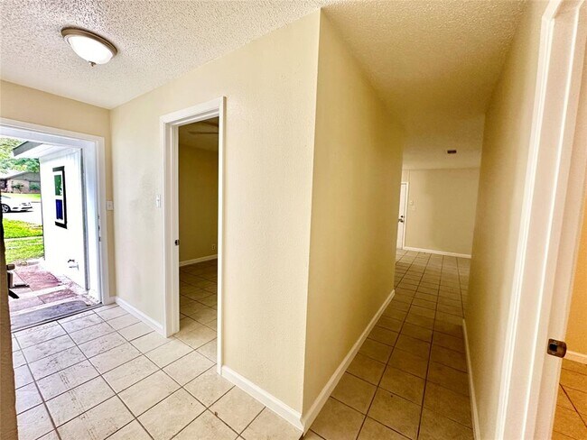 Building Photo - 5206 Regency Cove