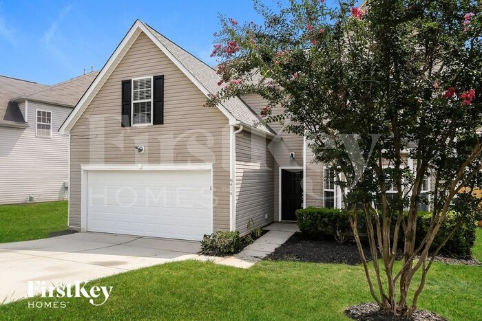 Building Photo - 8414 Oak Dr
