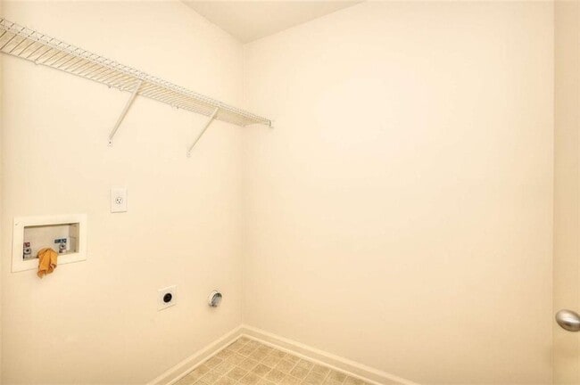Building Photo - 2658 Avanti Way