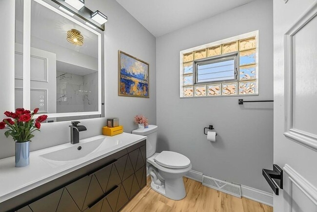 Building Photo - 12549 S Tripp Ave