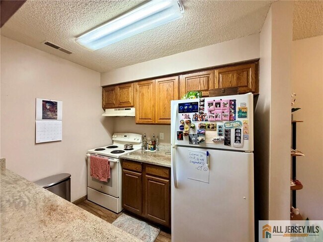 Building Photo - 5215 Ravens Crest Dr