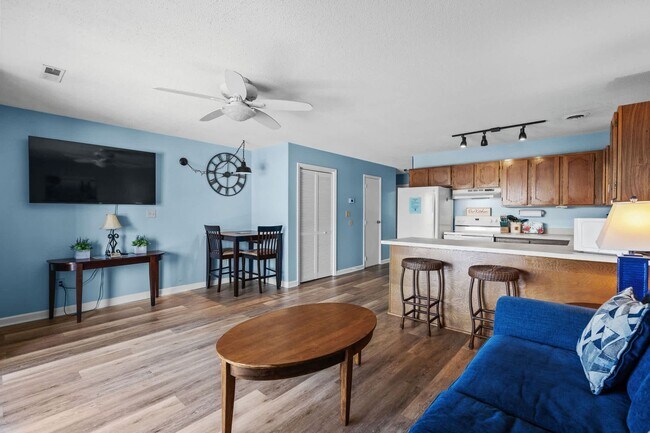 Building Photo - ***Free Utilities ***All Inclusive Seasonal Rental Available November 4, 2025 - March 31, 2026