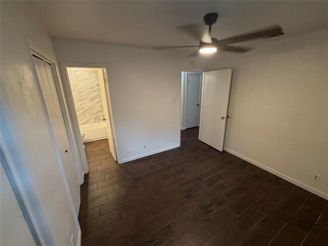 Building Photo - 9620 Sugar Hill Dr