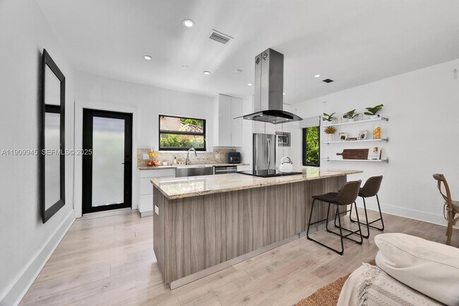 Building Photo - 1009 Genoa St