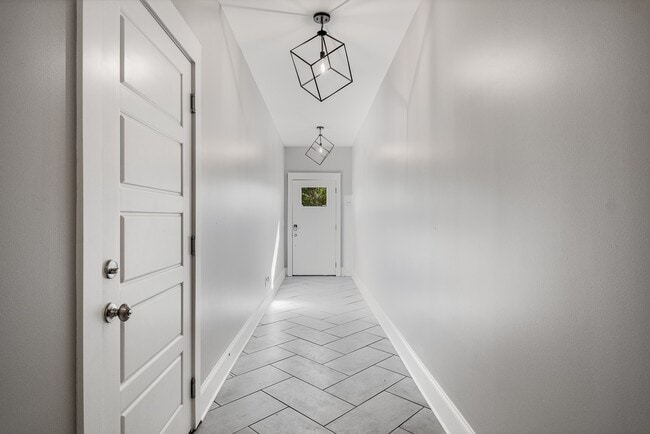 Building Photo - 4604A Michigan Ave