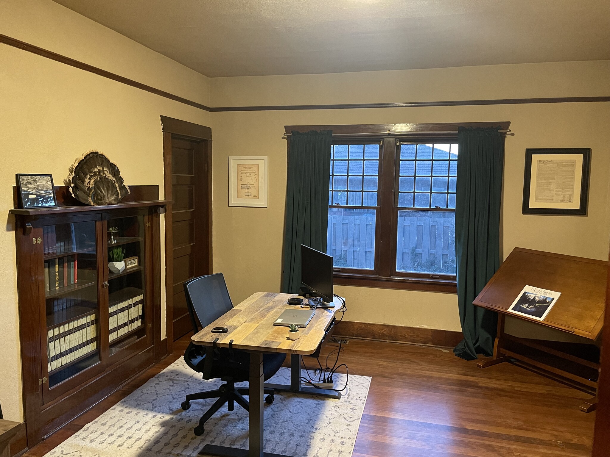 Building Photo - 237 Basin St SW