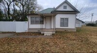 Building Photo - 2 Bedroom House in Pryor