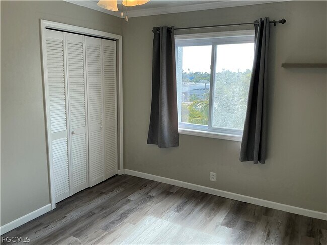 Building Photo - 2885 Palm Beach Blvd