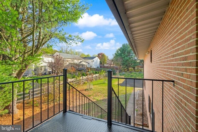 Building Photo - 318 Evergreen Mills Rd