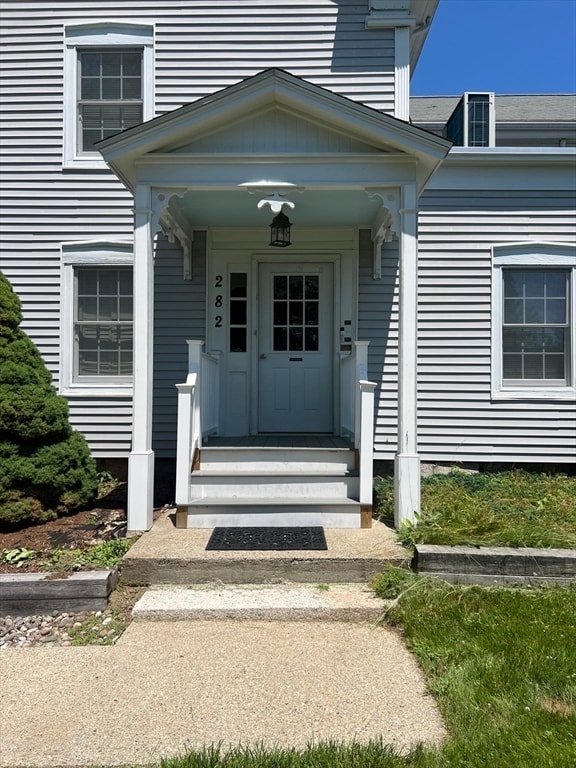 Building Photo - 282 Village St