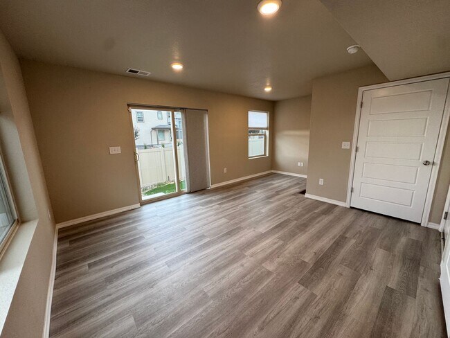Building Photo - Modern 3-Story Corner Lot Home with Hot Tu...