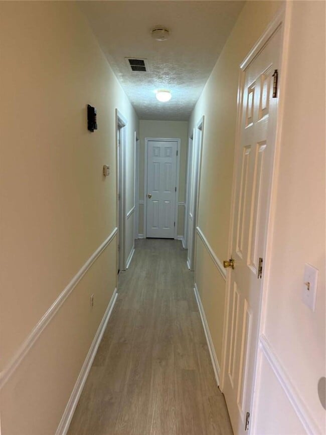 Building Photo - 80 Rolling Ridge Dr