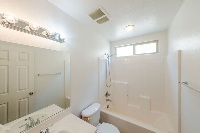 Building Photo - 8333 Oasis Bloom St