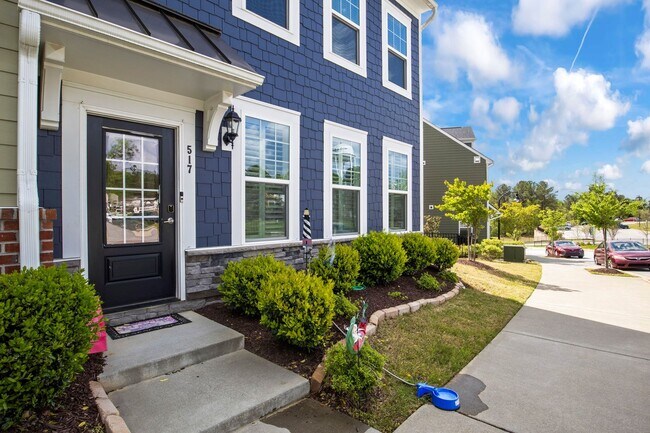 Building Photo - End Unit Townhome with many Upgrades - Downtown Wake Forest!