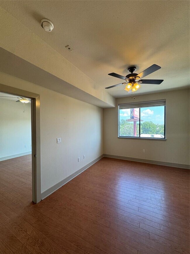 Building Photo - 3016 Guadalupe St