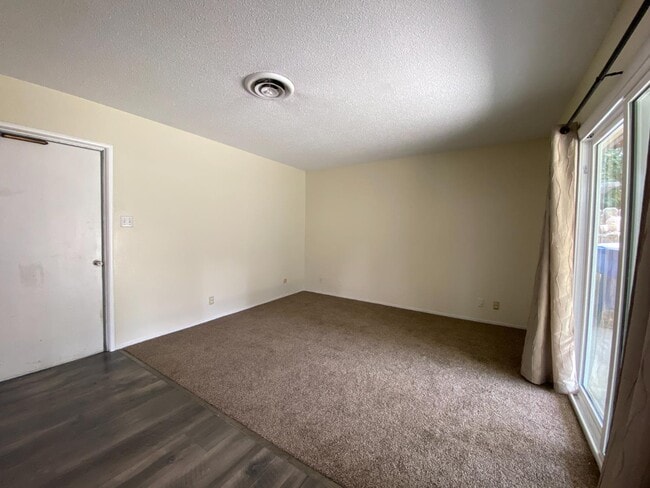 Building Photo - 2609 W Griffith Way