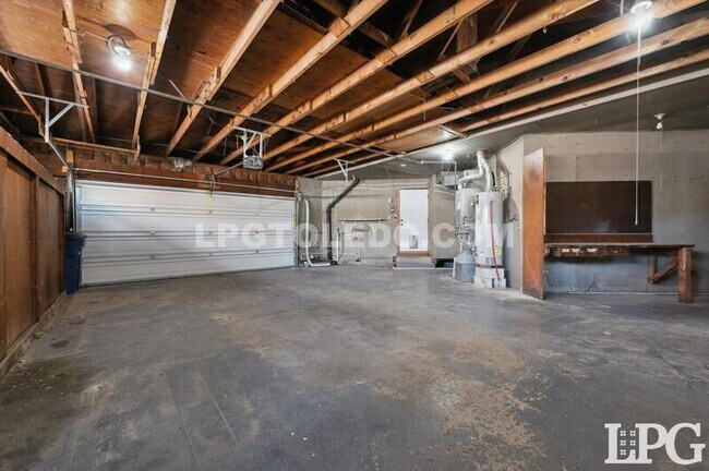 Building Photo - 2203 Glendale Ave