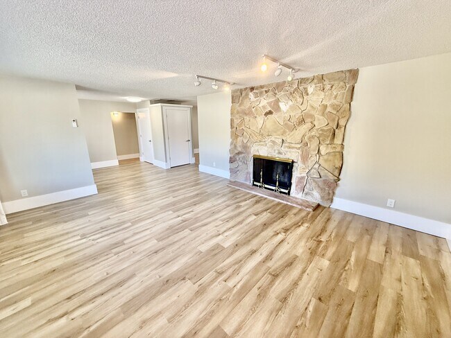 Building Photo - 3490 S Pk Mdws Cir