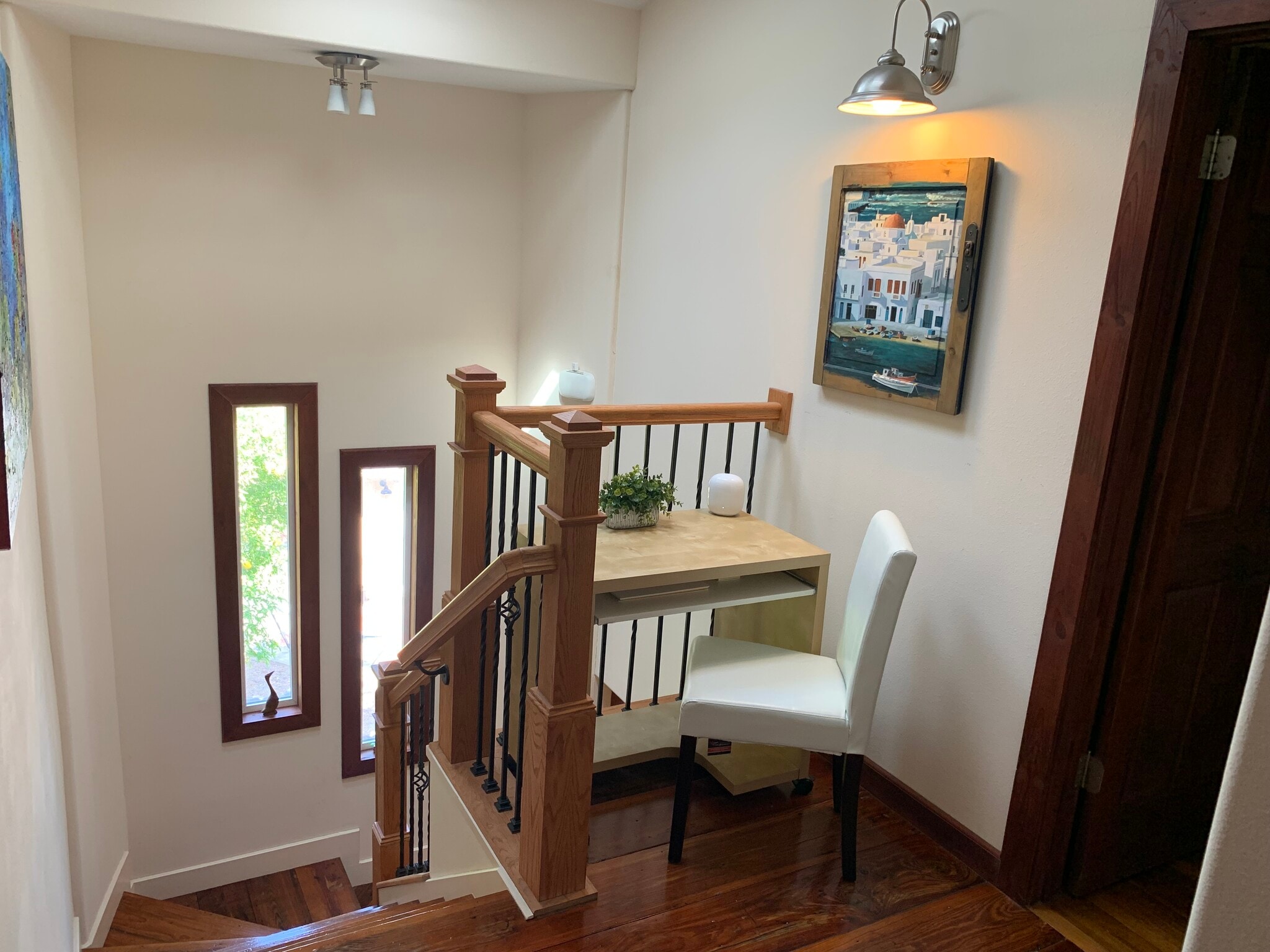 Private desk area. Room for rent. Austin, Tx 78702 - 905 Prospect Ave
