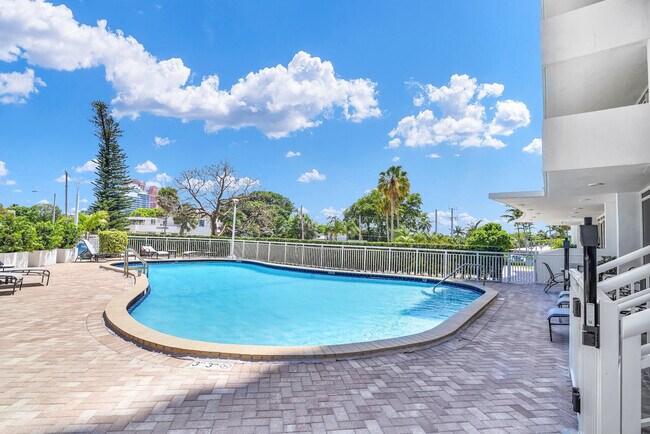 Building Photo - 2701 N Ocean Blvd