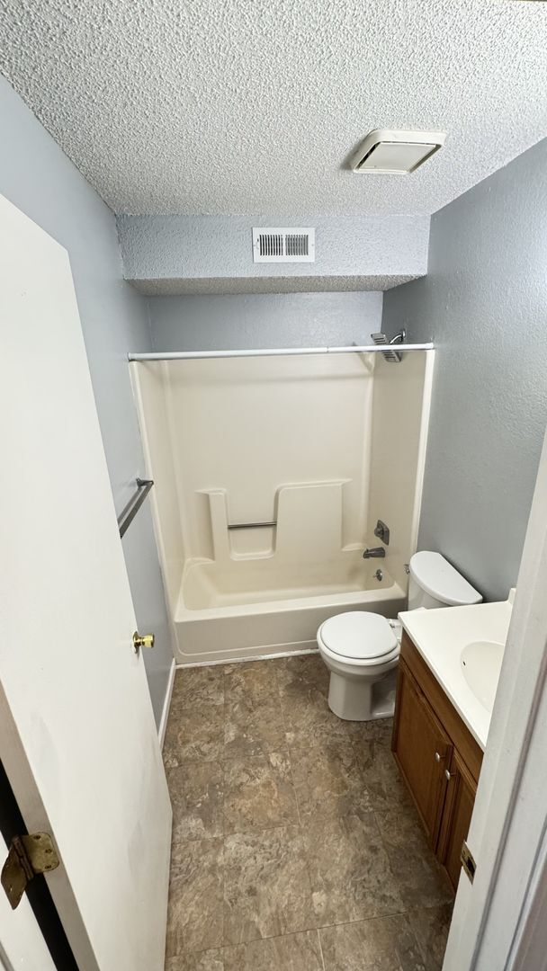 Building Photo - 1 Bedroom Apartment in Osage Beach!