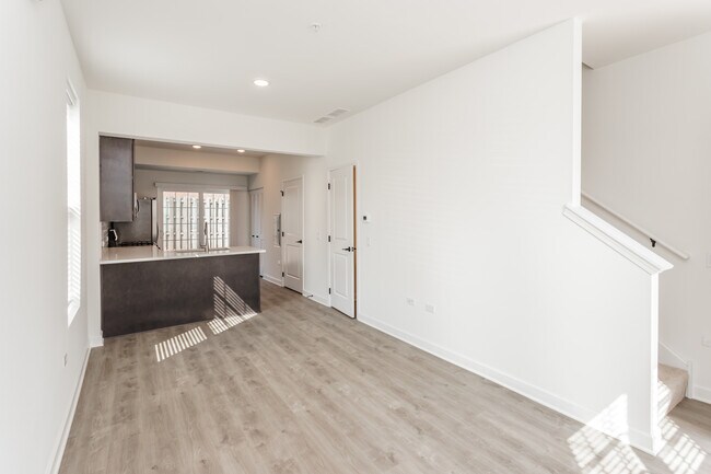 Building Photo - 1432 Naperville Wheaton Rd