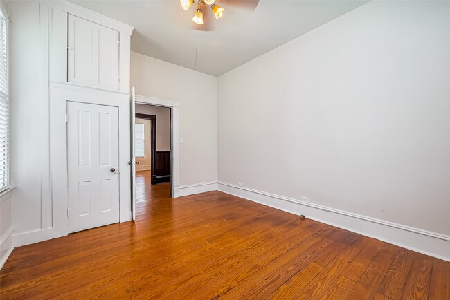 Building Photo - 1401 Cortlandt St