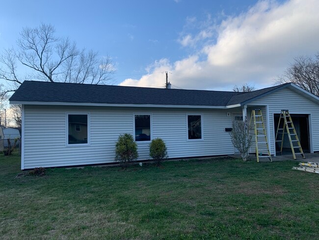 Primary Photo - 3056 Hawcreek Blvd